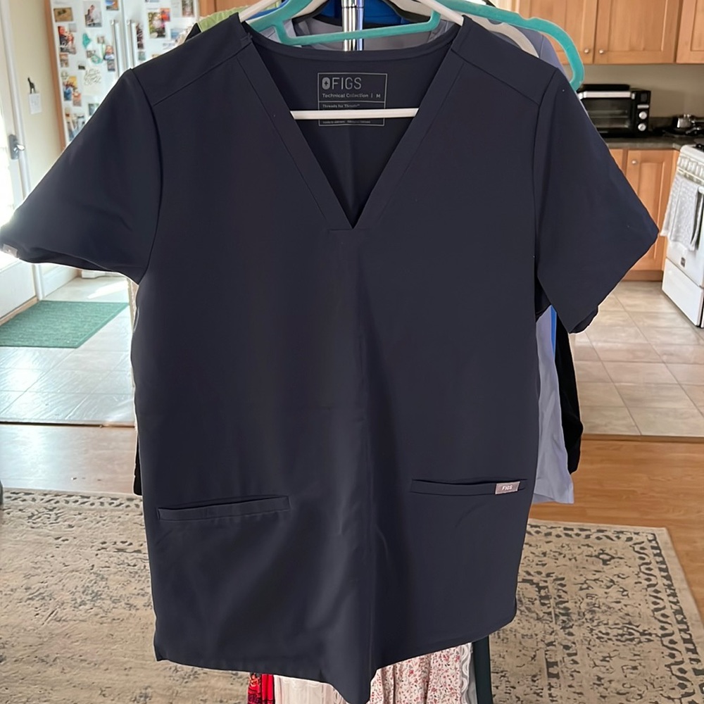 Womens figs scrub top and jogger bottom size medium navy blue with pink ties